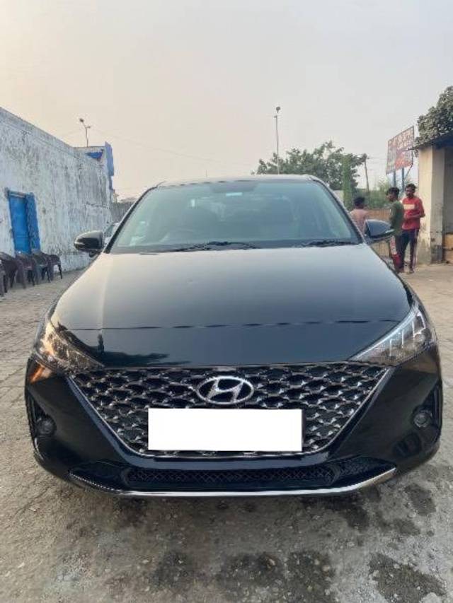 https://images10.gaadi.com/usedcar_image/4211041/original/processed_364435cf-9cae-43a2-bed2-54d5f0eaa21b.jpeg?imwidth=6400