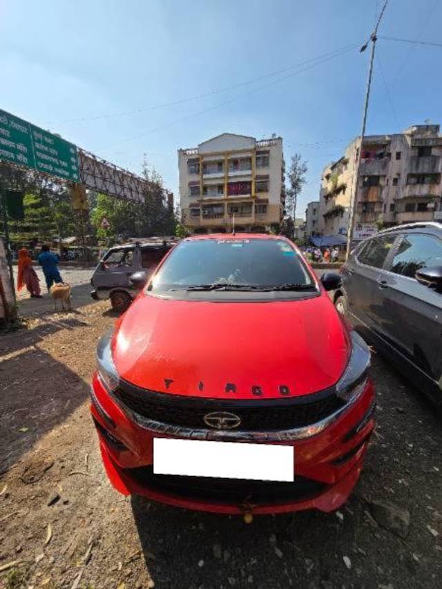 https://images10.gaadi.com/usedcar_image/4211119/original/processed_16e4e87c-0d68-40ed-a892-6a34f14e3c10.jpg?imwidth=6400