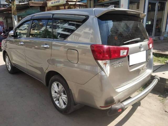 https://images10.gaadi.com/usedcar_image/4211156/original/processed_81a136ca-8b45-4fc3-992c-e5908bed7699.jpg?imwidth=6402