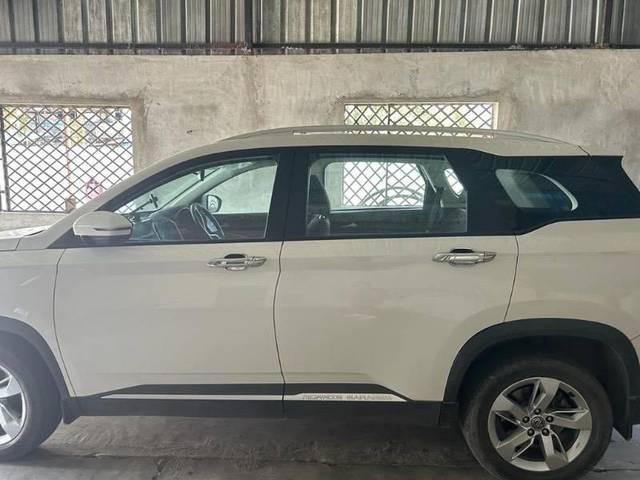 https://images10.gaadi.com/usedcar_image/4211157/original/processed_a78e94ef-9f05-4d42-8212-b3cfed8eb1a5.jpeg?imwidth=6401