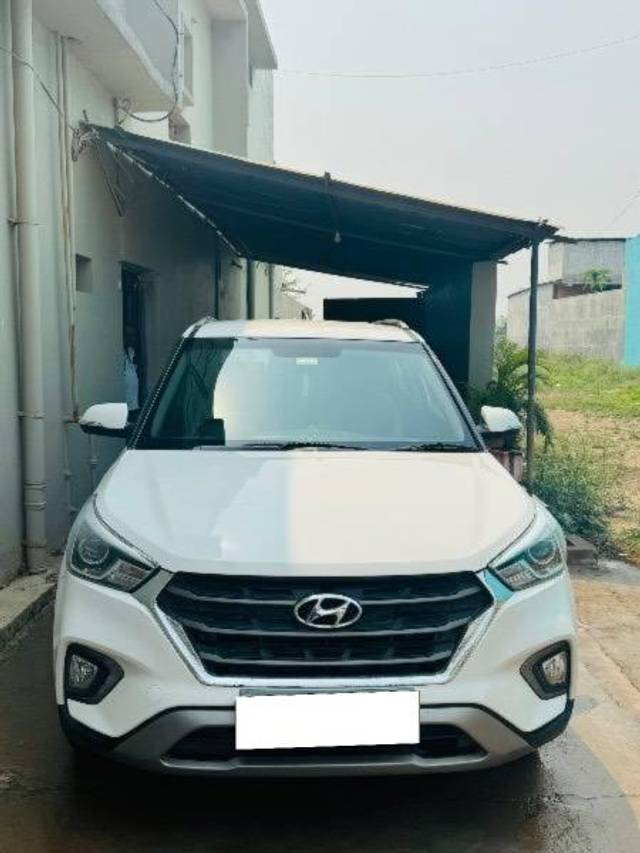 https://images10.gaadi.com/usedcar_image/4211165/original/processed_2058b5d0-6c31-434d-9581-39ee6c10977e.jpg?imwidth=6400