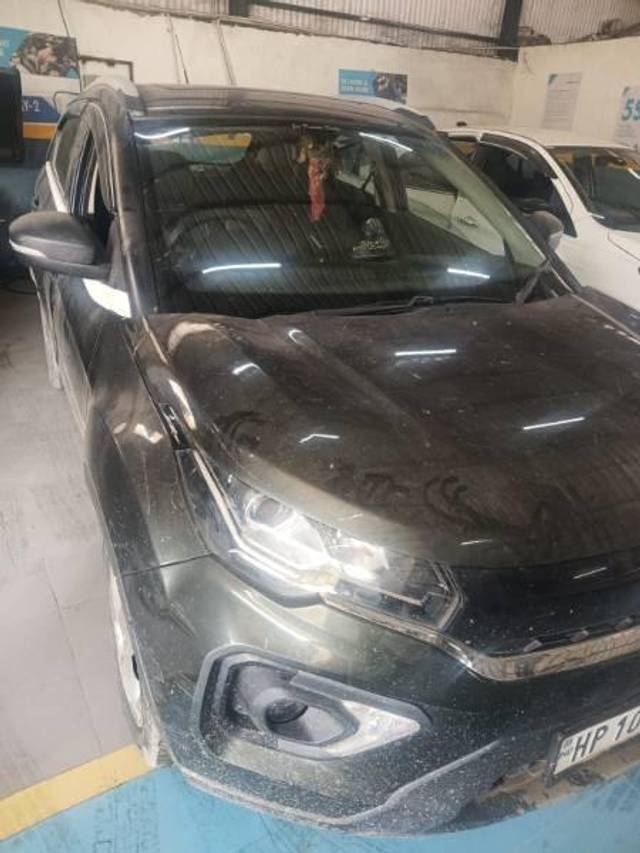 https://images10.gaadi.com/usedcar_image/4211243/original/processed_8456ab50-f2b4-4ee7-8c2a-206ead1baf99.jpg?imwidth=6400