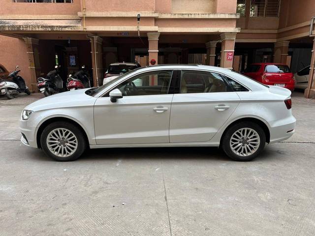 https://images10.gaadi.com/usedcar_image/4211360/original/processed_b2cbfd7369d00a5b0a8f74cc498a12f8.jpeg?imwidth=6402