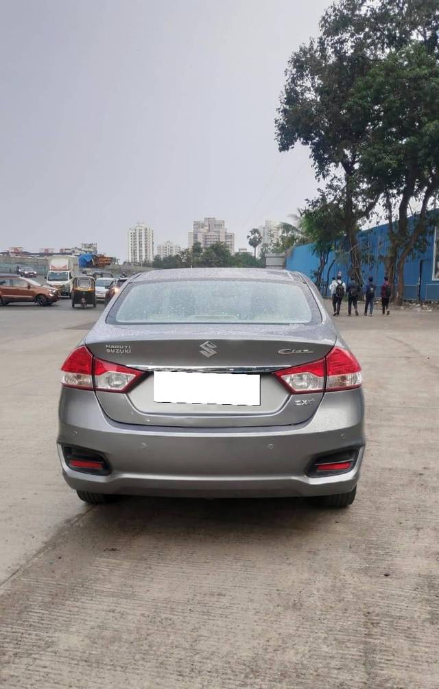 https://images10.gaadi.com/usedcar_image/4211375/original/processed_7f92a699e19e675b67a84a5395526198.jpg?imwidth=6402