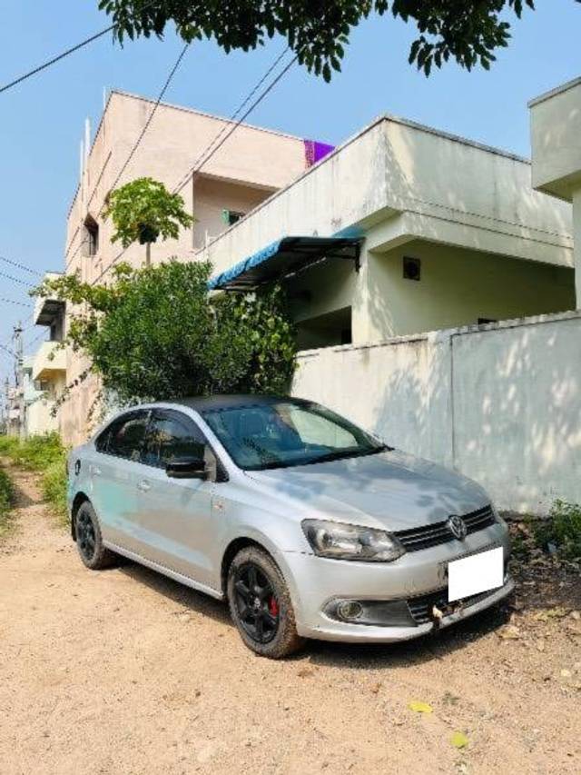 https://images10.gaadi.com/usedcar_image/4211379/original/processed_c07646a4-2550-4d98-aa0c-bb10e30662d8.jpeg?imwidth=6400