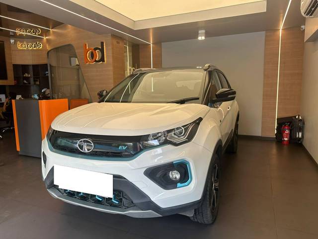 https://images10.gaadi.com/usedcar_image/4211395/original/processed_30c2159d354b5a5d51df827e9c140b86.jpeg?imwidth=6402