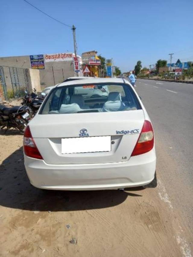 https://images10.gaadi.com/usedcar_image/4211415/original/processed_f32929dd-9aad-404d-ae4e-3a81d7cd57d1.jpeg?imwidth=6400