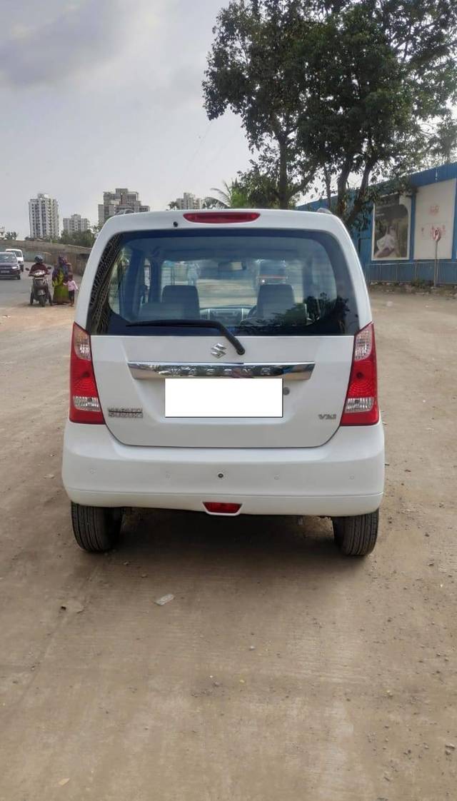 https://images10.gaadi.com/usedcar_image/4211418/original/processed_5b67447a0267f5457b271e924e76488b.jpg?imwidth=6402