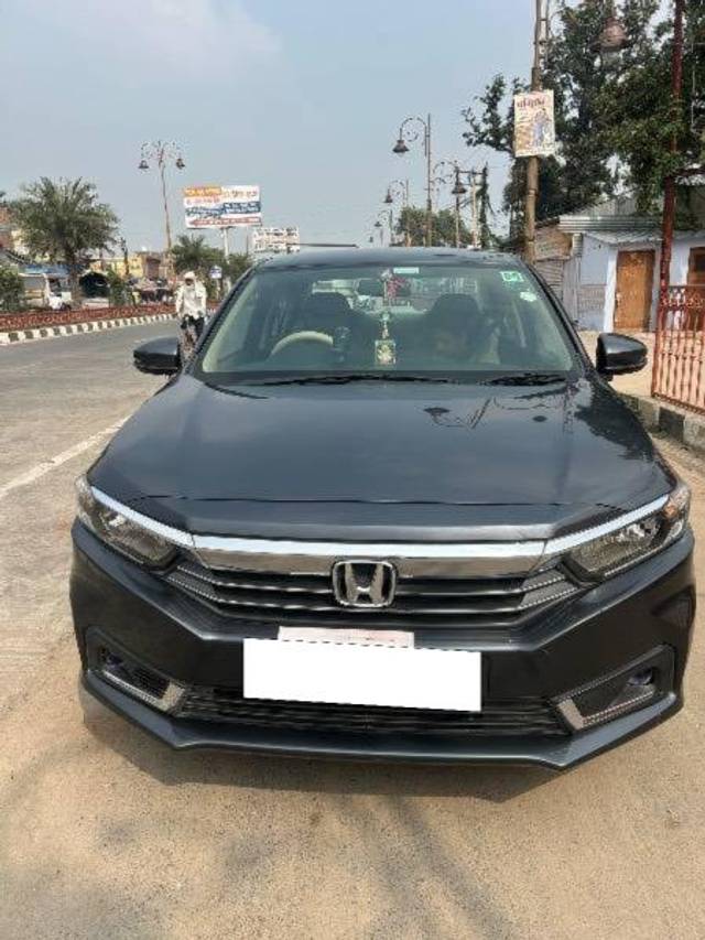 https://images10.gaadi.com/usedcar_image/4211435/original/processed_48adf17f-7d00-4d7d-808b-08971da274a7.jpeg?imwidth=6402