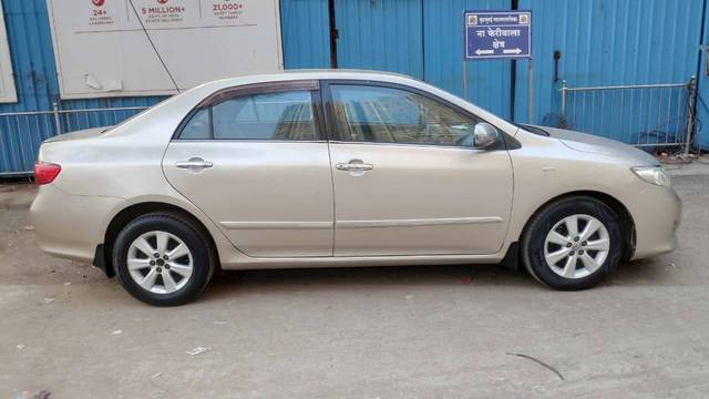 https://images10.gaadi.com/usedcar_image/4211438/original/processed_b76e128bc9aab8faf4cd11535aaef17b.jpg?imwidth=6401