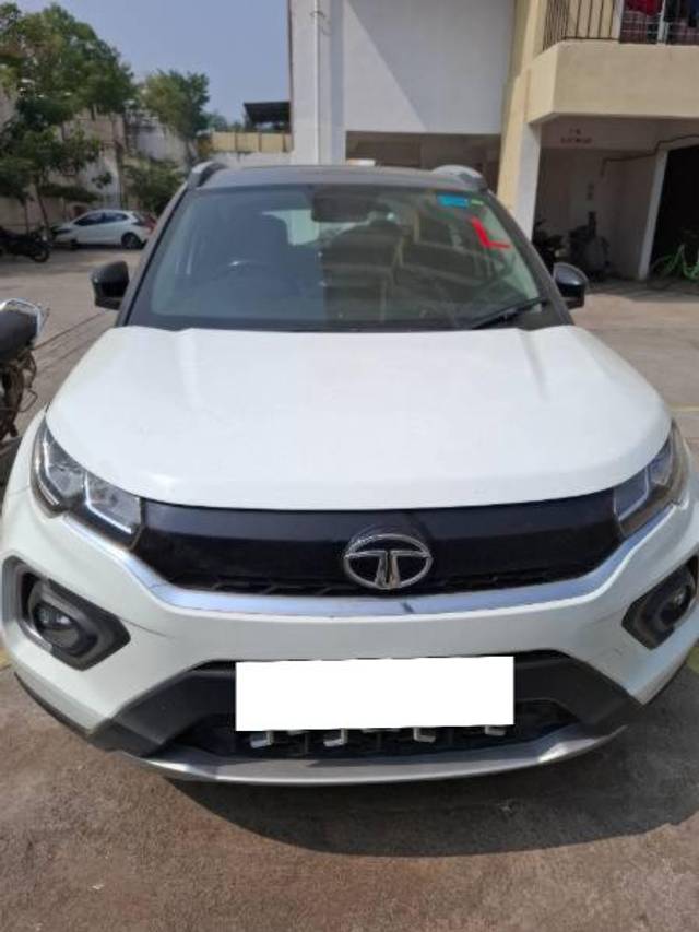 https://images10.gaadi.com/usedcar_image/4211452/original/processed_05faafb5-a1da-47cc-9bf9-c1eda27271de.jpg?imwidth=6402