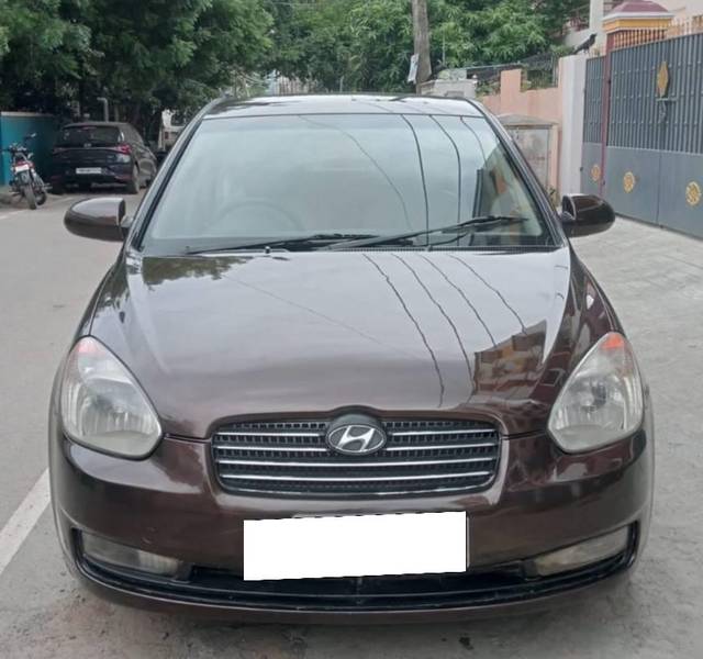 https://images10.gaadi.com/usedcar_image/4211453/original/processed_2b5eb7f60fbba41e0f42d2c531dda20b.jpg?imwidth=6402