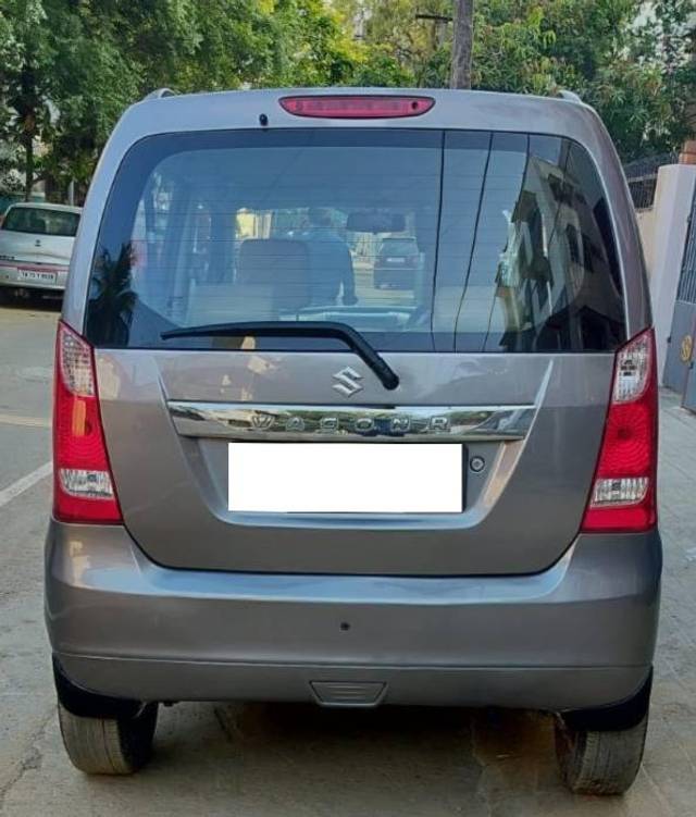 https://images10.gaadi.com/usedcar_image/4211474/original/processed_2feae878de5eecfff9bcbb231632feec.jpg?imwidth=6401