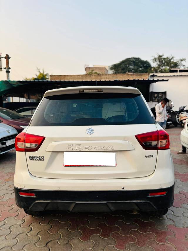 https://images10.gaadi.com/usedcar_image/4211475/original/processed_4f354d00fc681651866da2b9df61a78d.jpg?imwidth=6402