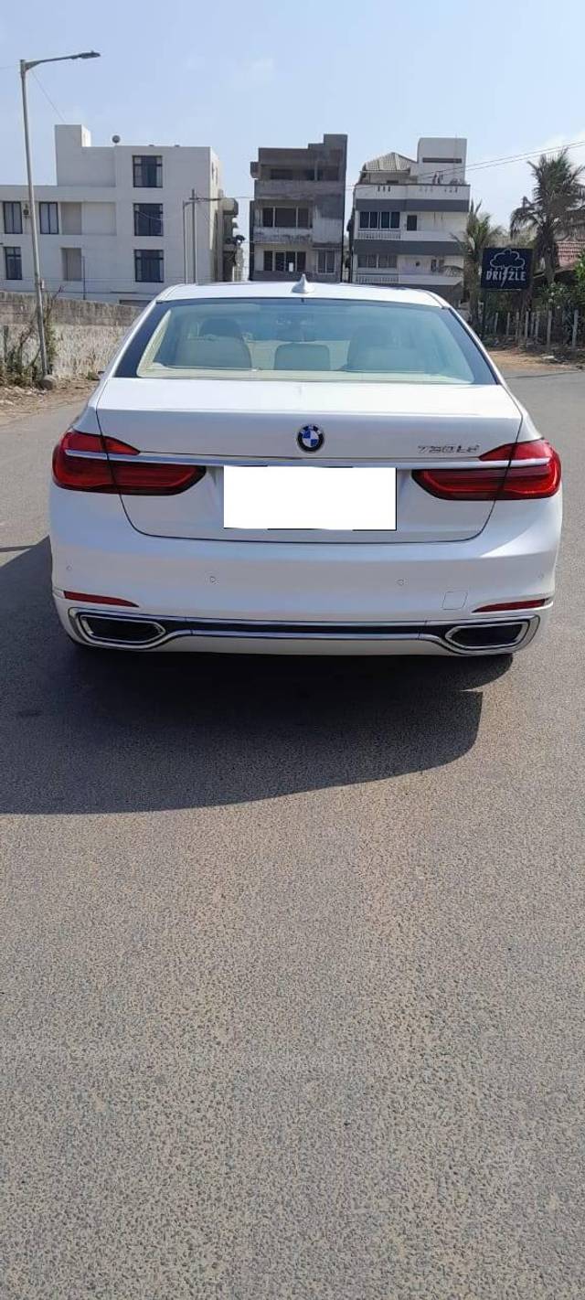 https://images10.gaadi.com/usedcar_image/4211489/original/processed_ea0d2fb8a6b80351805b6ab5ab5a78f1.jpg?imwidth=6401