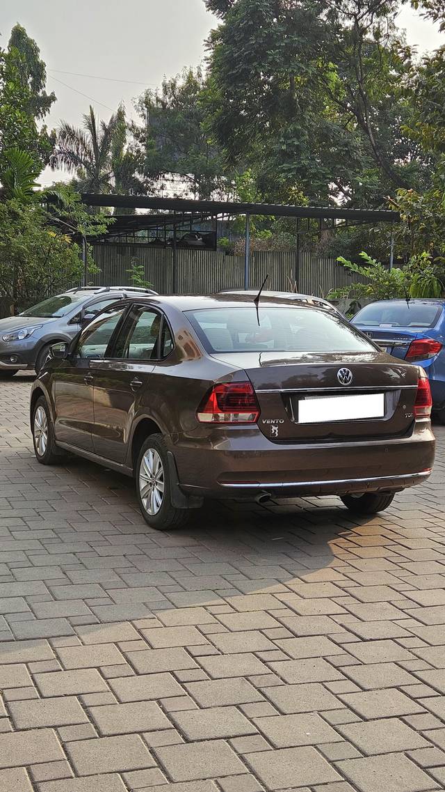 https://images10.gaadi.com/usedcar_image/4211586/original/processed_9c95b6033eb66a348959320ebab14e74.jpg?imwidth=6400