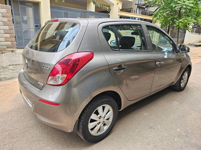 https://images10.gaadi.com/usedcar_image/4211595/original/processed_318f86adbb546ec06f1f3e2ccc55e287.jpg?imwidth=6401