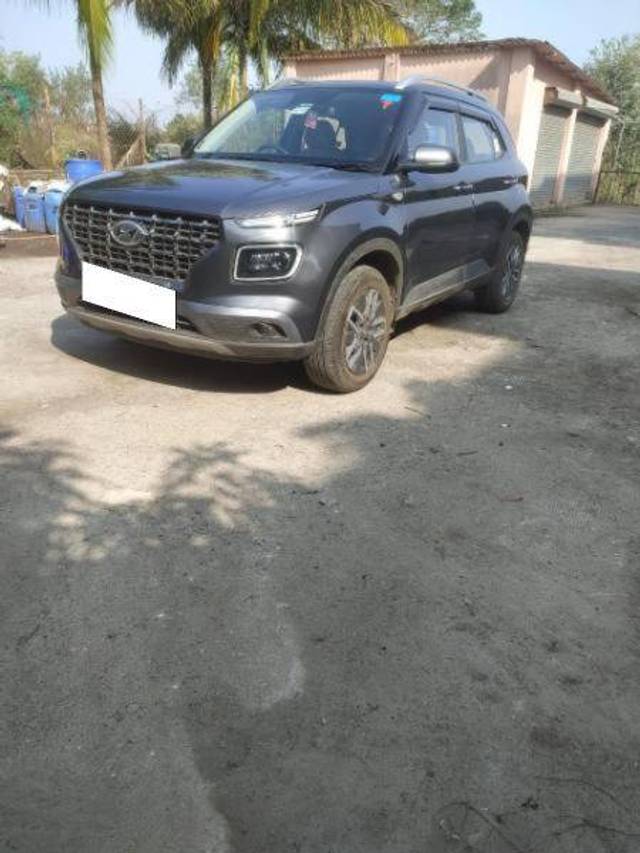 https://images10.gaadi.com/usedcar_image/4211602/original/0c47bef2a6eb08a99ab9e48b39113122.jpg?imwidth=6402