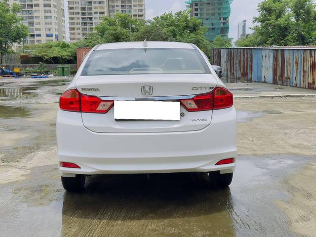 https://images10.gaadi.com/usedcar_image/4211614/original/processed_f78f840e80290ae1a158c6501c4f79e4.jpg?imwidth=6402