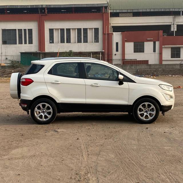 https://images10.gaadi.com/usedcar_image/4211643/original/8531efc1b5f32965275ef7aeee3880ec.jpg?imwidth=6401