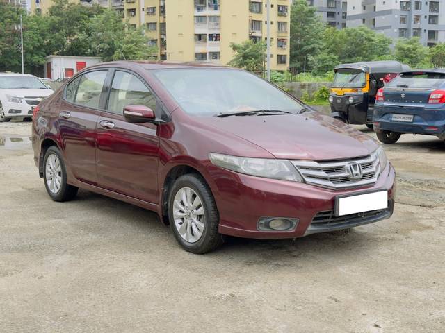 https://images10.gaadi.com/usedcar_image/4211648/original/processed_3e6116f89376901a6a98da6b27107d53.jpg?imwidth=6400