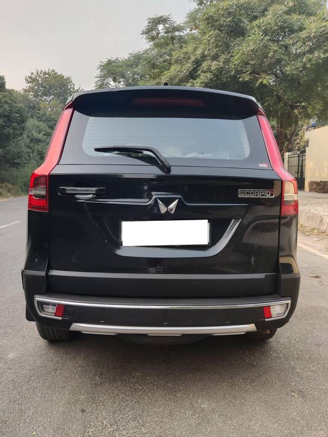 https://images10.gaadi.com/usedcar_image/4211675/original/processed_029c556a503faf208601f124a73c7230.jpg?imwidth=6402