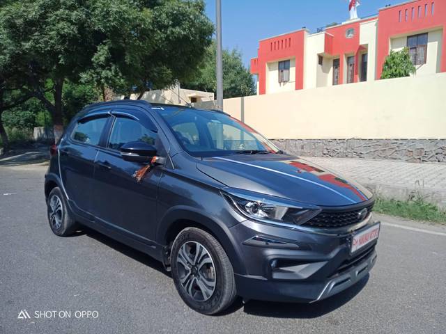 https://images10.gaadi.com/usedcar_image/4211690/original/processed_0181666172cbc75e141ad95180fc6ea2.jpg?imwidth=6400