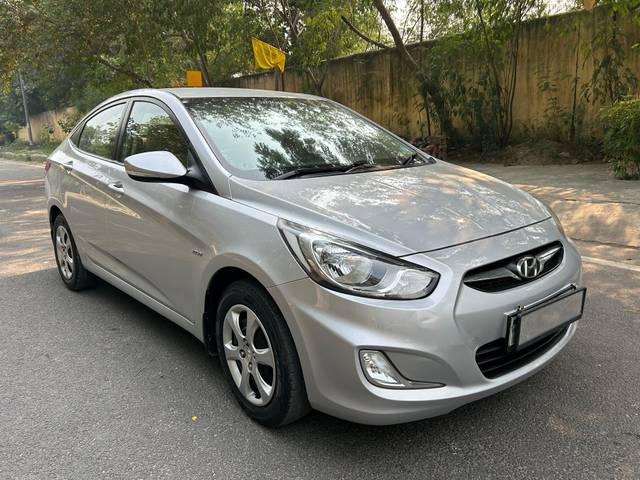 https://images10.gaadi.com/usedcar_image/4211697/original/103e9c86bd81fad5d7080ab1eaa24309.jpg?imwidth=6400