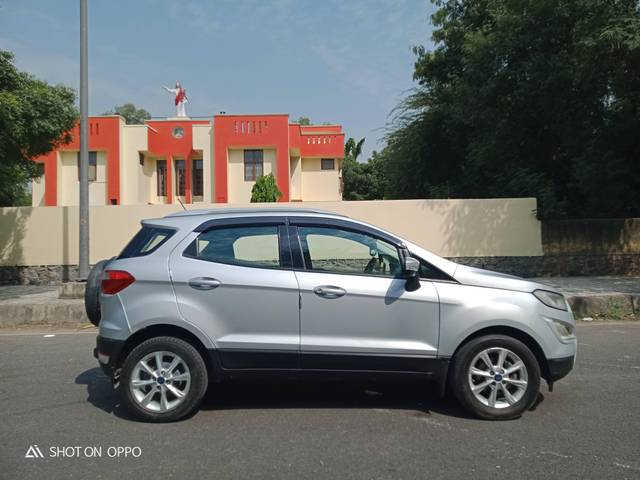 https://images10.gaadi.com/usedcar_image/4211726/original/processed_6b47097d3f0e8b4066b60ebf132f2fcf.jpg?imwidth=6401