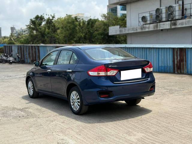 https://images10.gaadi.com/usedcar_image/4211737/original/processed_a74cae2b118670b588ff7a96263431a2.jpg?imwidth=6402