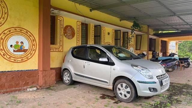 https://images10.gaadi.com/usedcar_image/4211848/original/processed_66cba21b-adc5-41d1-a6cd-aa89323970f7.jpeg?imwidth=6400