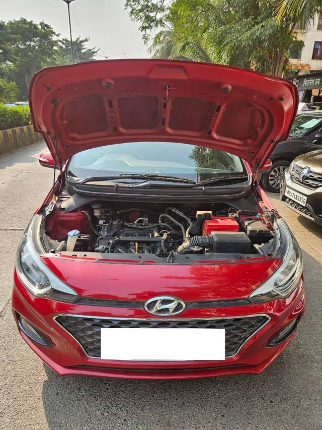 https://images10.gaadi.com/usedcar_image/4211938/original/processed_87ce095d1108835fa830979699d24de5.jpg?imwidth=6401