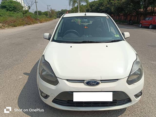 https://images10.gaadi.com/usedcar_image/4212045/original/processed_263e7ad80a941b385aef8b49e437f6b4.jpg?imwidth=6400