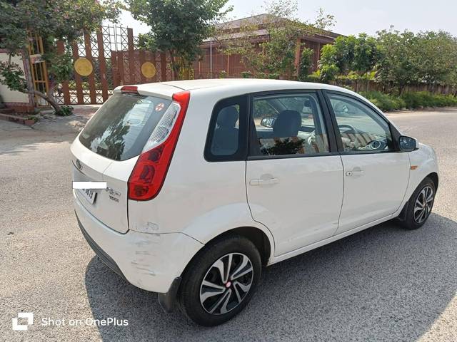 https://images10.gaadi.com/usedcar_image/4212045/original/processed_cb348859ecd1035ca3cb5c75fb4418e8.jpg?imwidth=6402