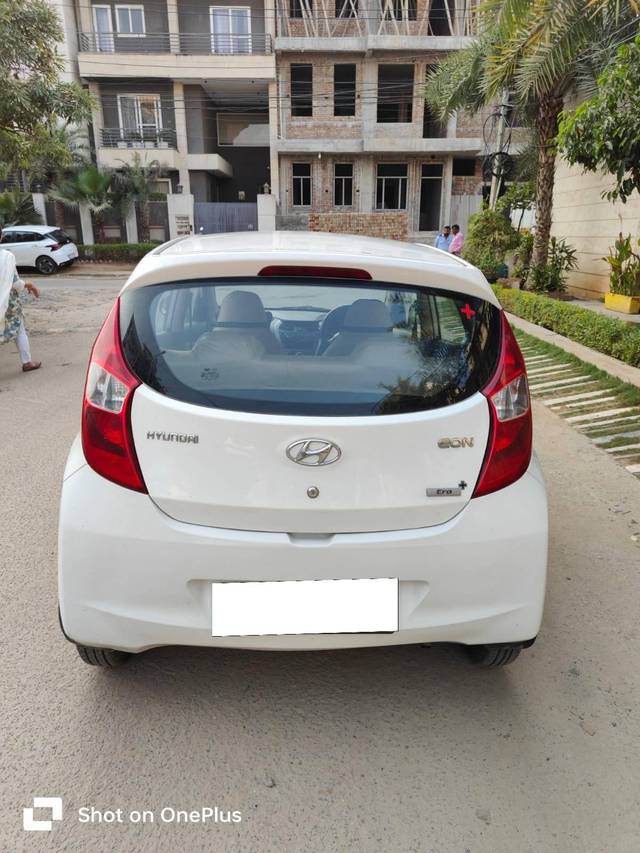 https://images10.gaadi.com/usedcar_image/4212051/original/processed_2923fc80c1dfedb17a17b3b66fcdf611.jpg?imwidth=6402