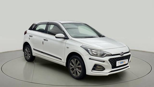 https://images10.gaadi.com/usedcar_image/4212155/original/c40507a922666fb35d2c1b505c96fc9b.jpg?imwidth=6400