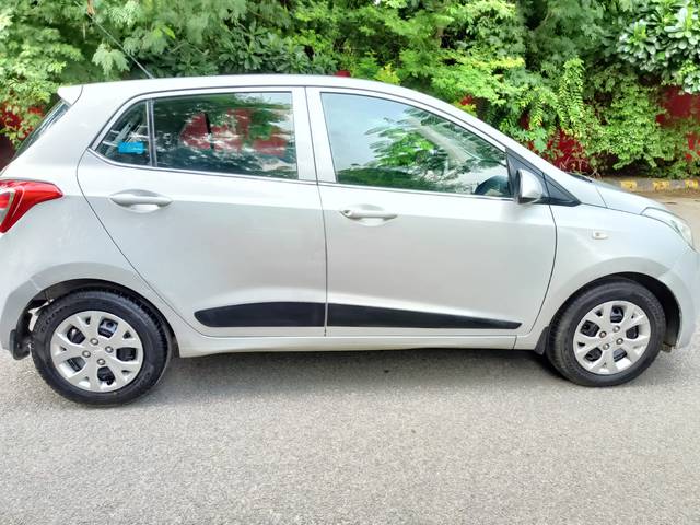 https://images10.gaadi.com/usedcar_image/4212158/original/9dd5d9f256fce24718a504ef33682859.jpg?imwidth=6401