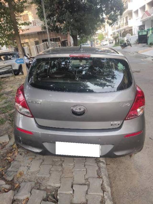 https://images10.gaadi.com/usedcar_image/4212213/original/4d6a1b0a5b6a606d95e24c402e8b8799.jpg?imwidth=6401