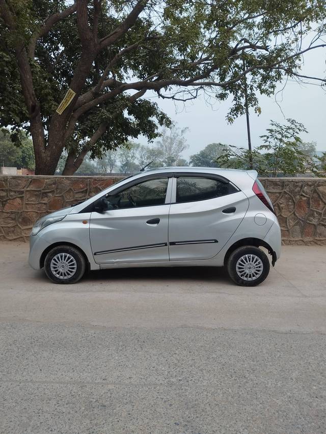 https://images10.gaadi.com/usedcar_image/4212274/original/processed_74b6f3a0619c21ebd63862bdb5793ee8.jpg?imwidth=6402