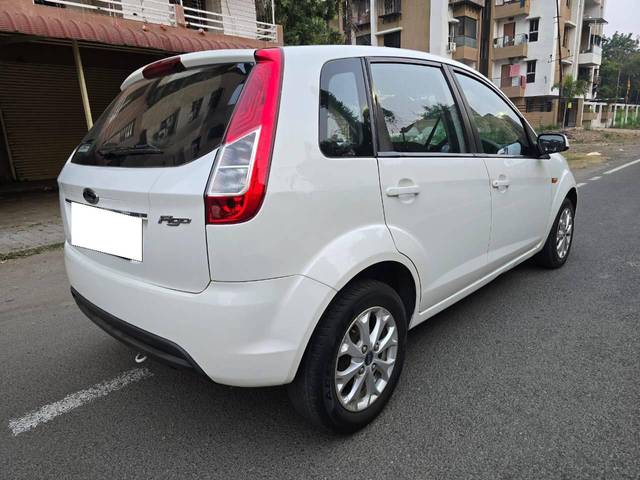 https://images10.gaadi.com/usedcar_image/4212282/original/processed_7ef7f7dec3cb72fddcf41fb5162bd5f7.jpg?imwidth=6402