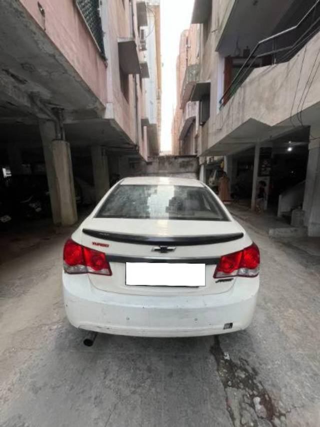 https://images10.gaadi.com/usedcar_image/4212312/original/processed_e8b8a5a5-1bda-408b-8c8f-7a5758851265.jpg?imwidth=6401