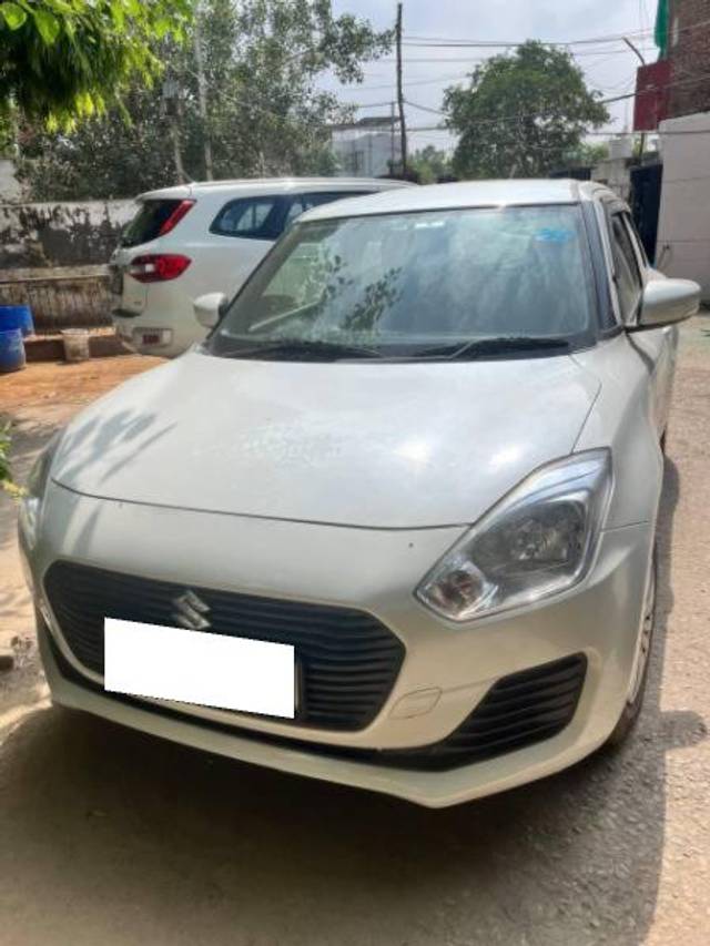 https://images10.gaadi.com/usedcar_image/4212322/original/processed_0a9d24b5-0310-4ddd-97c2-03af0a40028b.jpg?imwidth=6400