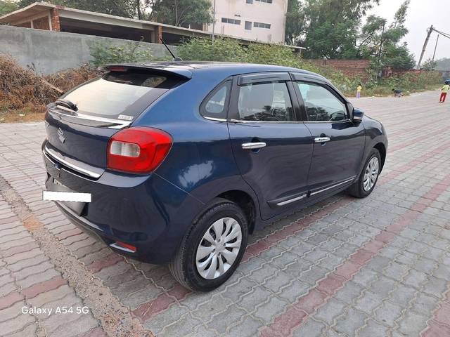 https://images10.gaadi.com/usedcar_image/4212338/original/processed_6cff7e9ef9cd8a8418cacde755e9972b.jpg?imwidth=6401