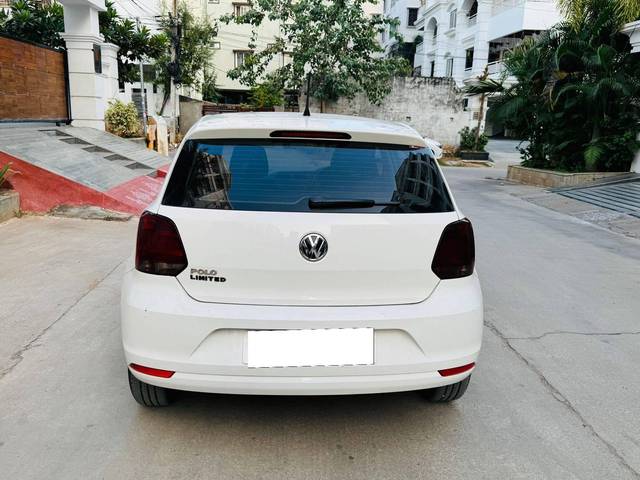 https://images10.gaadi.com/usedcar_image/4212340/original/processed_5da5fb94ccc75d3c4edf626994b8a28d.jpg?imwidth=6402