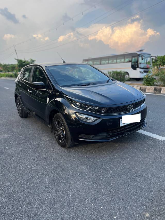 https://images10.gaadi.com/usedcar_image/4212353/original/processed_e23e718732f50baa1b5f295a54212d46.jpg?imwidth=6400