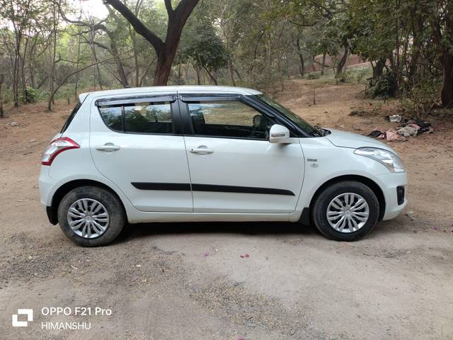 https://images10.gaadi.com/usedcar_image/4212360/original/processed_1e4470fa16b23eff15181a6d9ac8679d.jpg?imwidth=6401