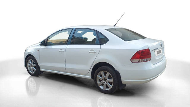 https://images10.gaadi.com/usedcar_image/4212512/original/processed_05cabca4825466d5b475c357497b6c1f.png?imwidth=6402