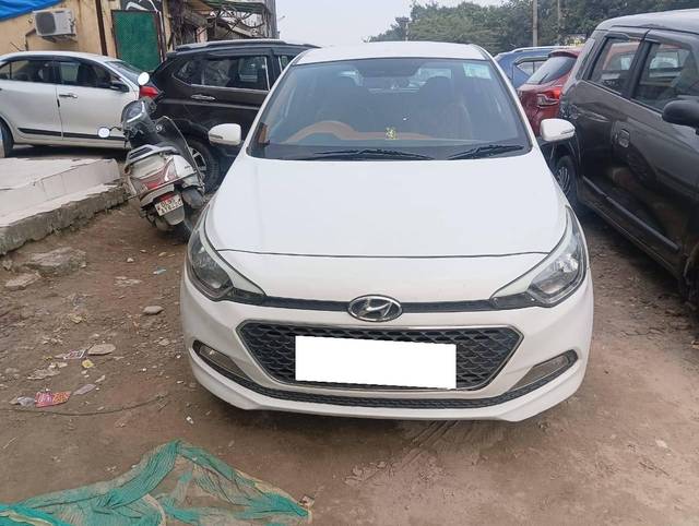 https://images10.gaadi.com/usedcar_image/4212520/original/processed_088623ef682b22a9f25974d8cb2084ad.jpg?imwidth=6401