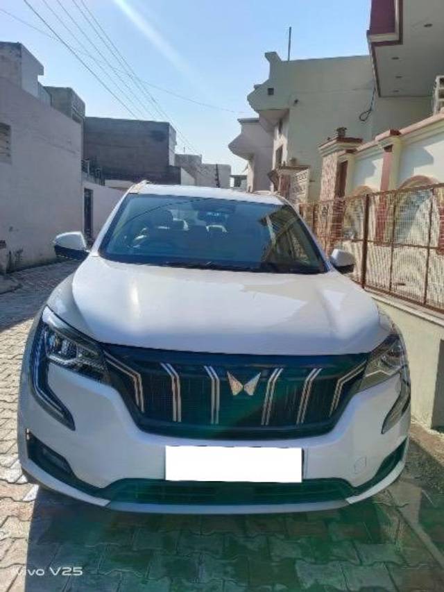 https://images10.gaadi.com/usedcar_image/4212543/original/processed_8f942c15-e5fa-4268-a1c4-460787a4a2cb.jpg?imwidth=6400