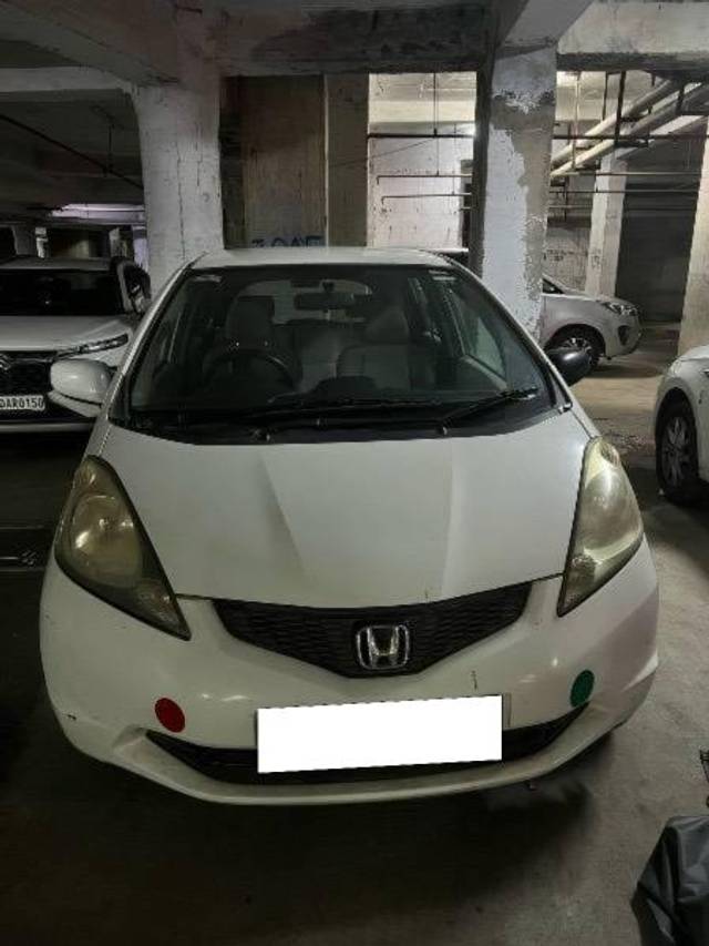 https://images10.gaadi.com/usedcar_image/4212557/original/processed_f0f0296e-a342-42bf-bdc6-c12b5674a1be.jpg?imwidth=6400